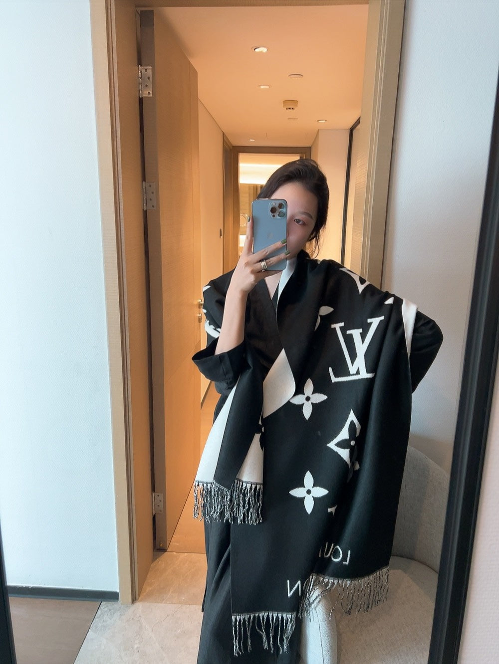 High-End Fashion Cashmere-Blend Scarf - 9706