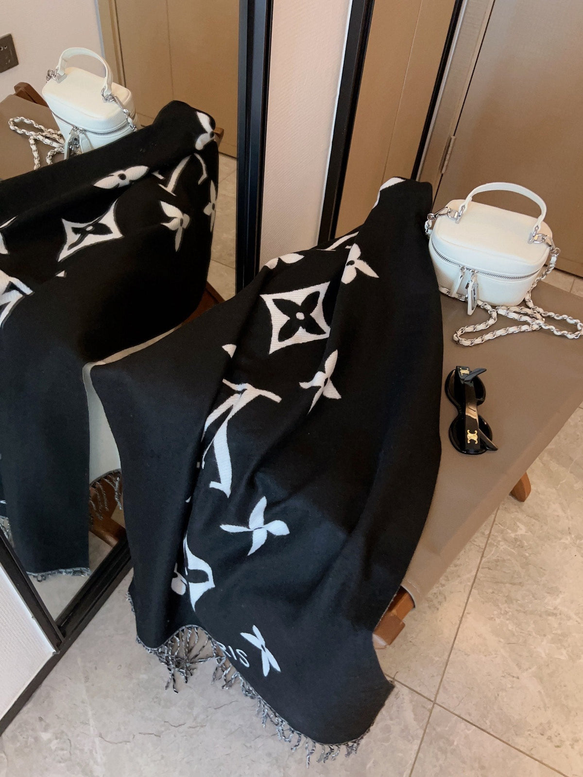 High-End Fashion Cashmere-Blend Scarf - 9706