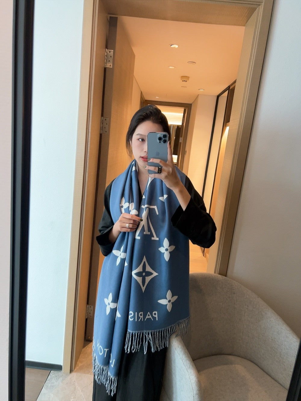 High-End Fashion Cashmere-Blend Scarf - 9706