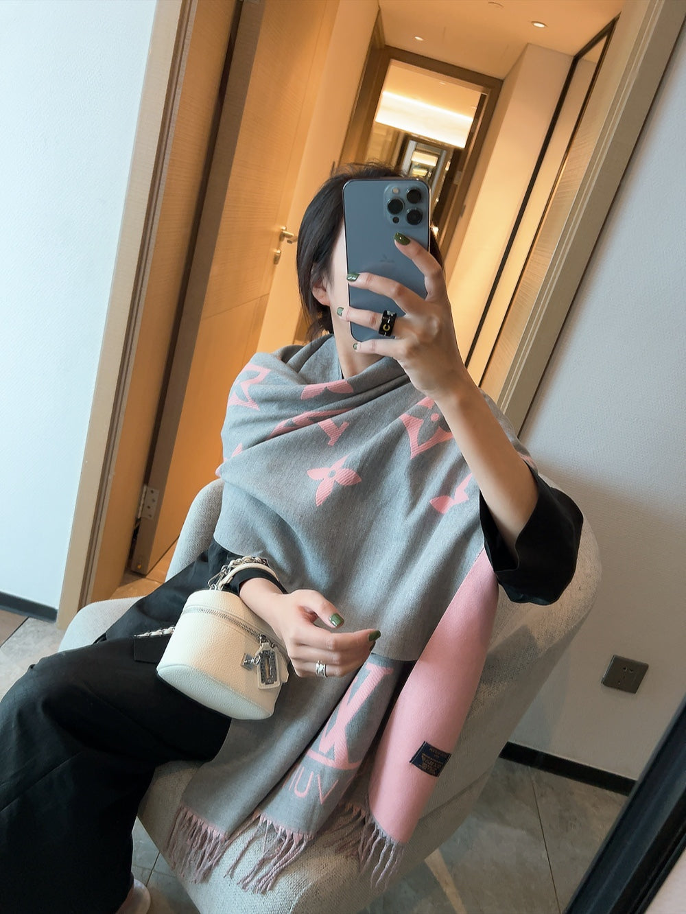 High-End Fashion Cashmere-Blend Scarf - 9706